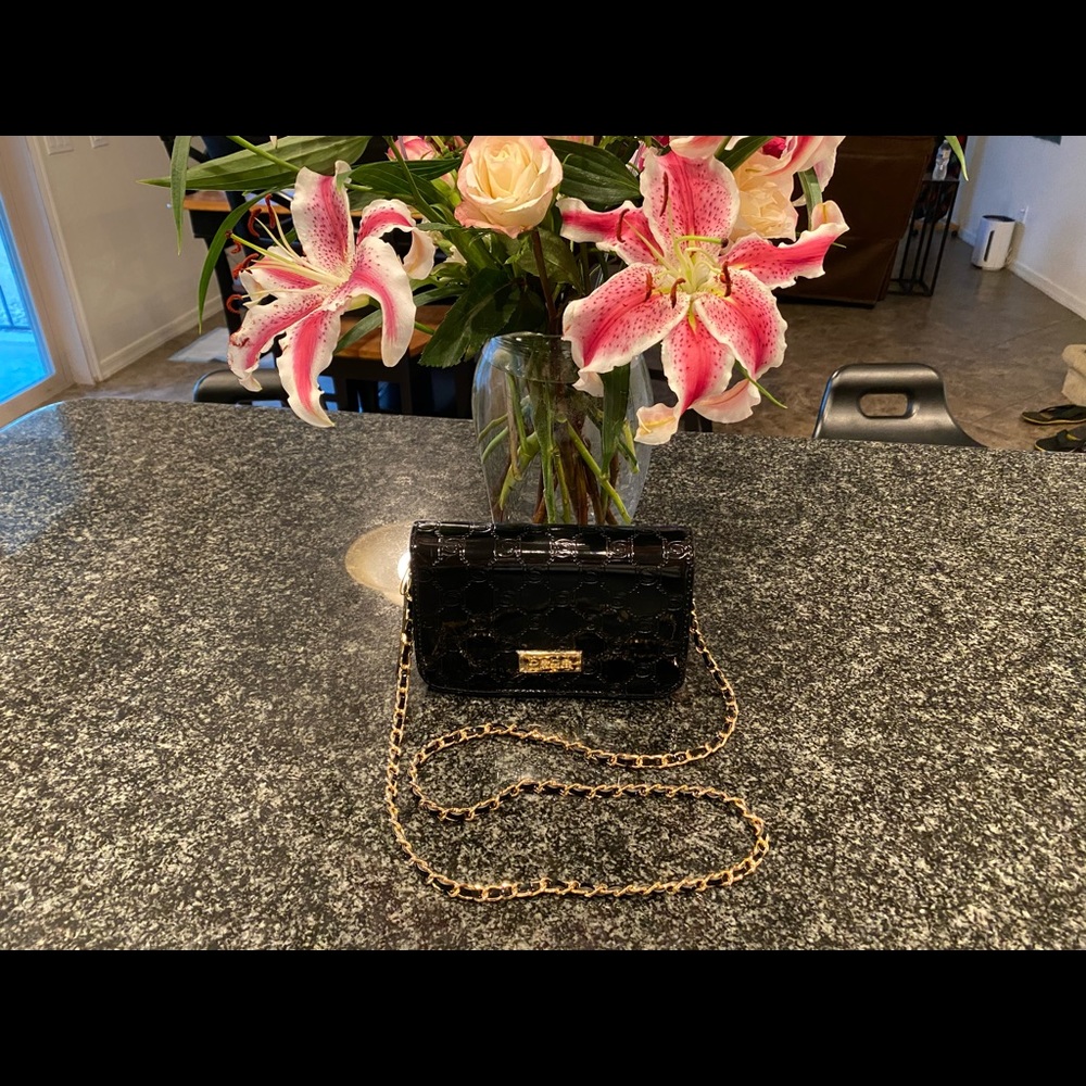 Dana Emboss Crossbody